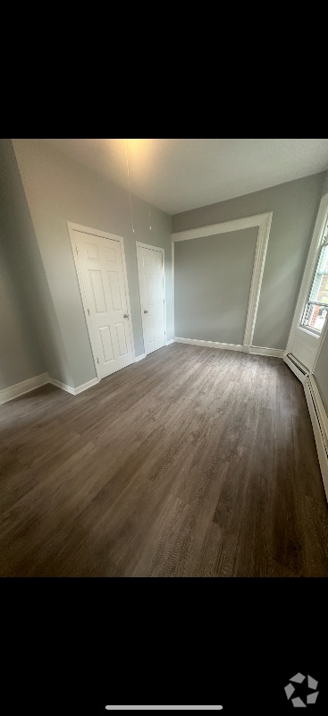 Building Photo - 658 E 28th St Rental