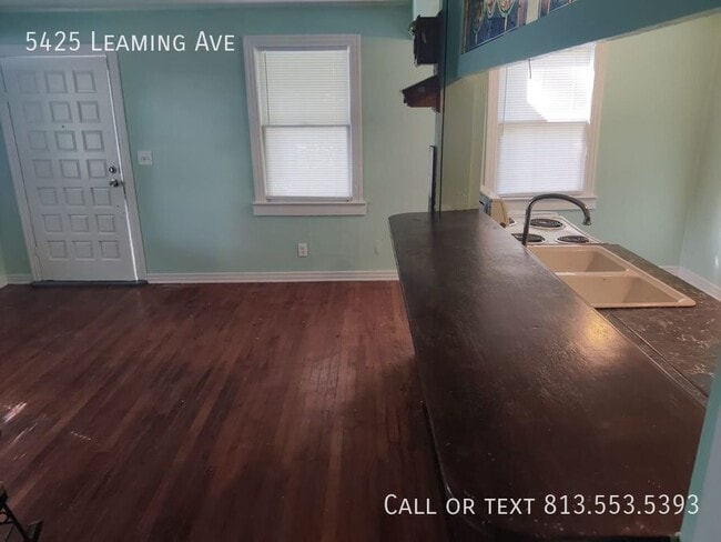 Photo - 5425 Leaming Ave