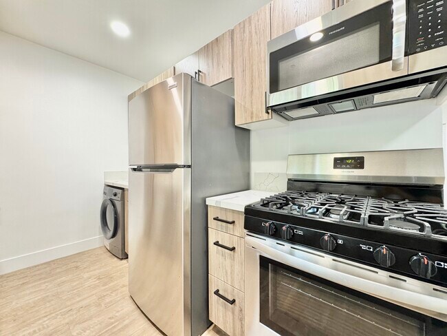 Photo - 412 Brooks Ave Unit B