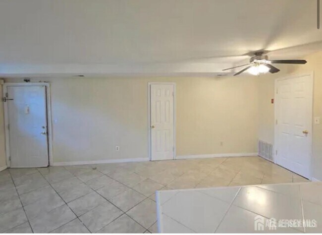 Photo - 334 College Dr