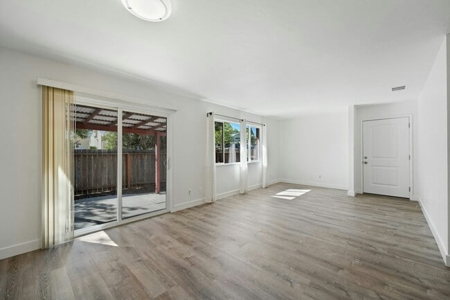 Photo - 135 Warren Ave