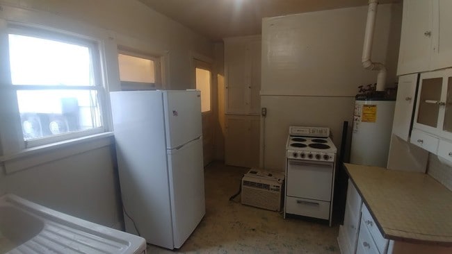 kitchen - 315 S 3rd St Unit 315