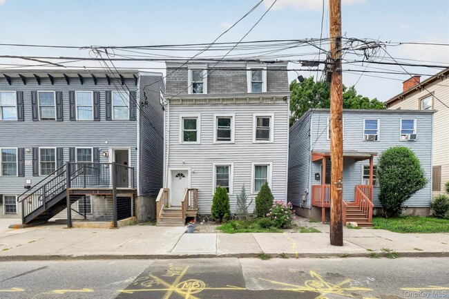 Building Photo - 68 Catharine St Unit 2