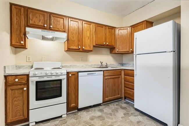 Photo - Two bedroom updated paint, carpet washer/dryer included in unit - Immediate Move In Unit D