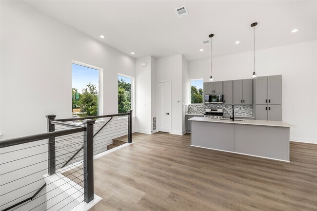 Photo - 947 Green Meadow Ln