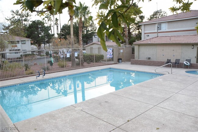 Photo - 7300 W Pirates Cove Rd Condominio Unidad 1057