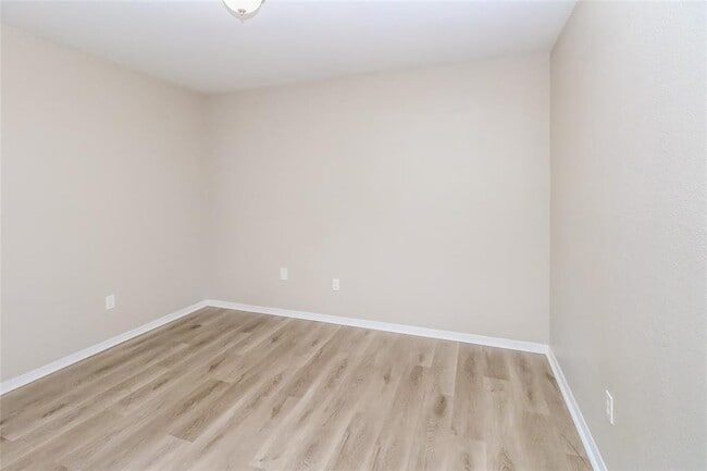 Photo - 10408 Glascow Dr