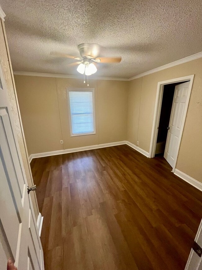 Photo - 3 Bed/1 Bath Home