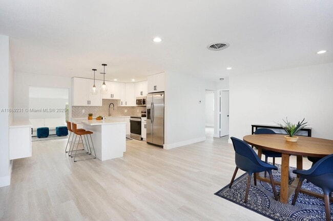 Photo - 5712 NE 16th Ave