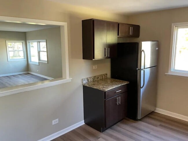 Photo - 711 E Le Moyne Ave