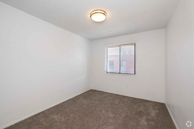 1BR, 1BA - 550SF - Bedroom