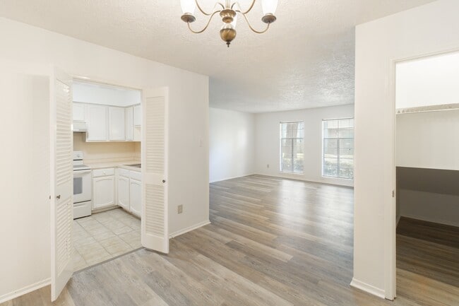 Photo - 429 N Post Oak Ln Unidad 429