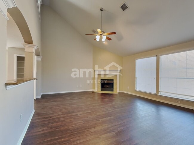 Photo - 439 Pinewood Ridge Dr