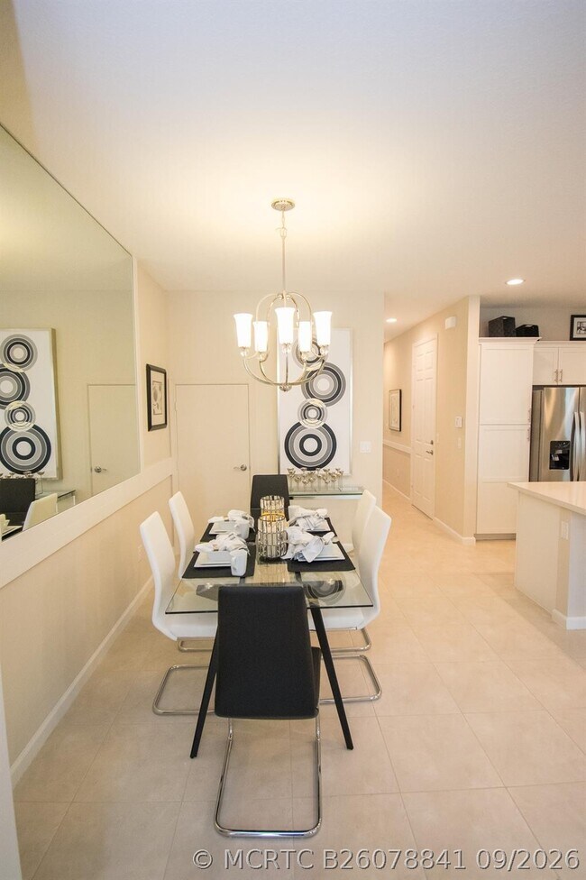 14446 Emerald Pl Wy