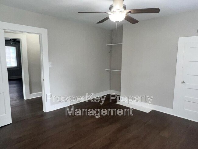 Photo - 927 Neill Dr