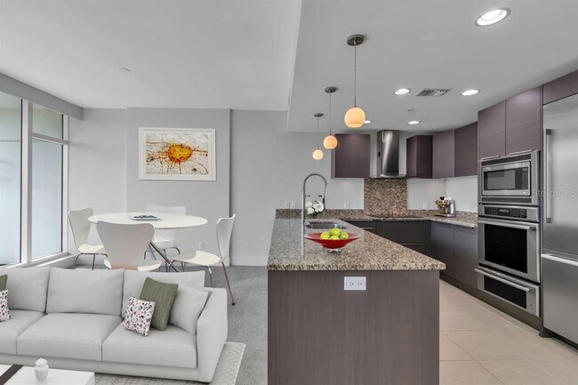 Photo - 175 1st St S Unidad 404