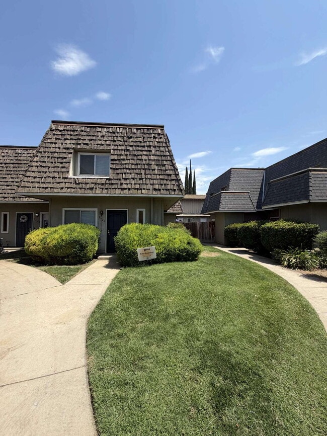 Photo - Beautifully Updated Interior – New Flooring, Countertops & Fresh Paint Throughout