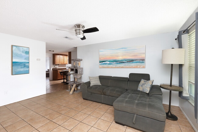 Photo - 1041 Jadewood Ave