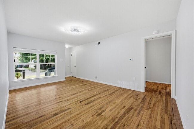 Photo - 1206 Bandera Ln