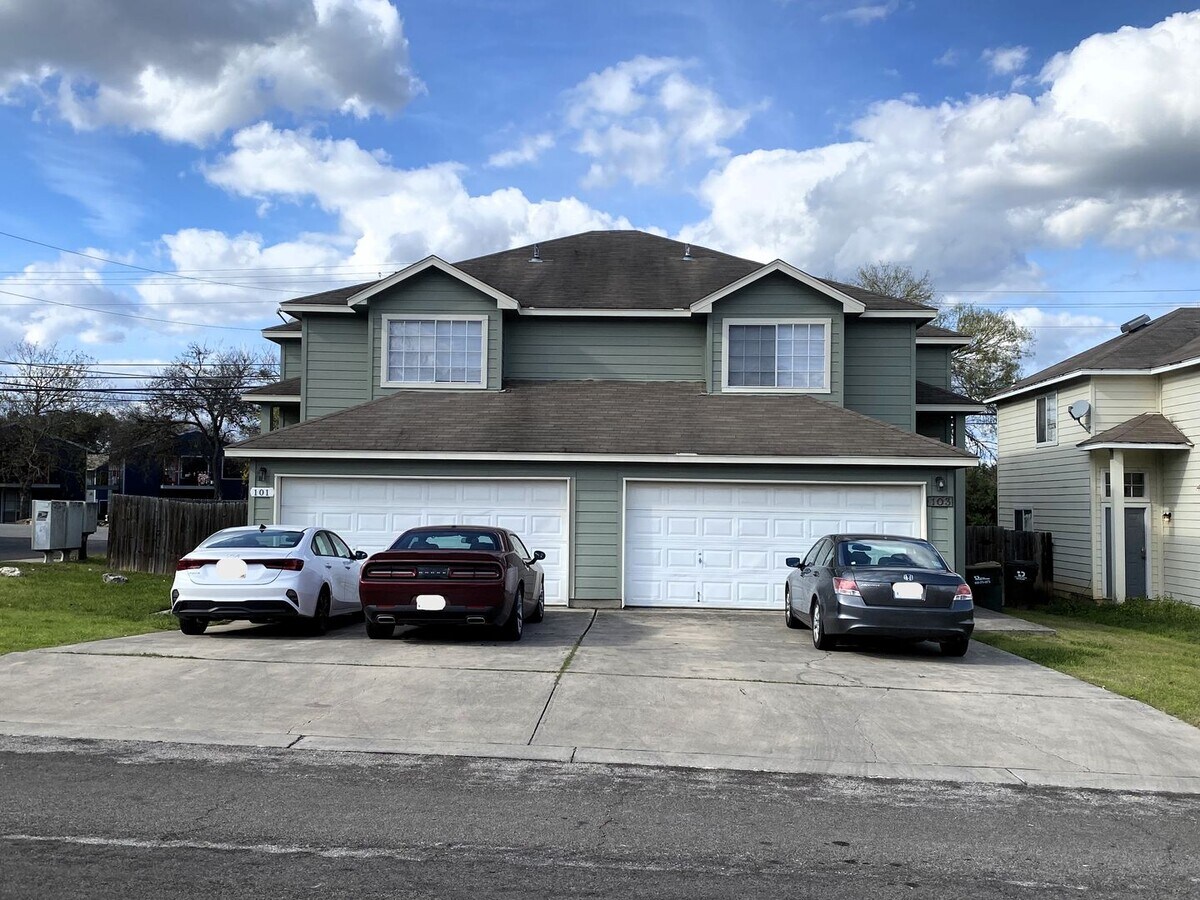 3 Bed, 3 Bath Duplex - 3 Bed, 3 Bath Duplex
