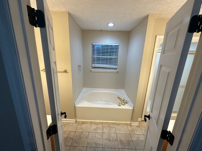 Photo - For Lease - 3 Beds, 2 Baths, 2000 SqFt home in N. Mt Juliet