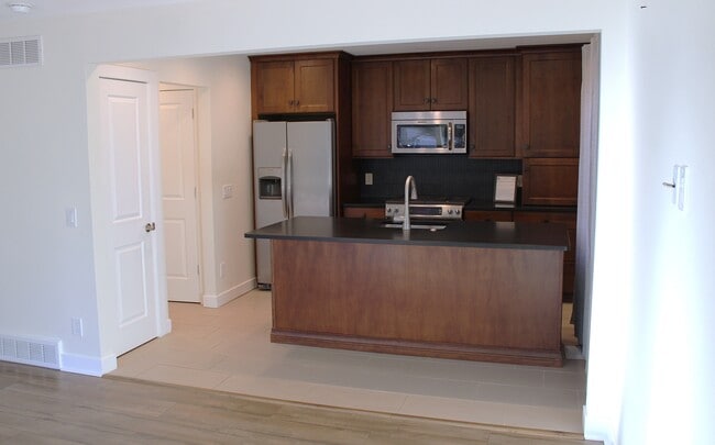 Photo - 1856 Coolidge Rd