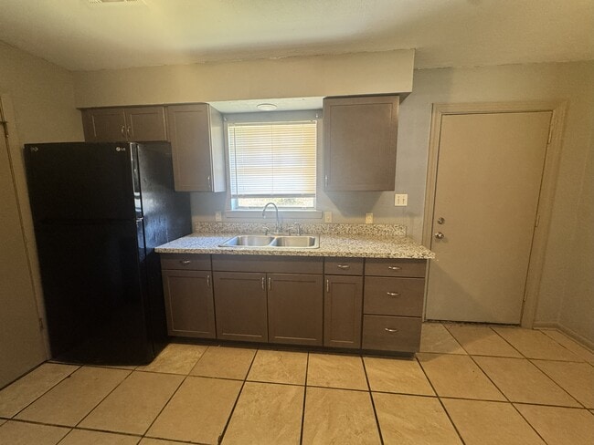 Kitchen - 105 Wells Dr