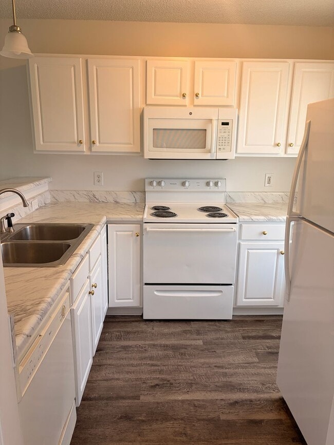 Photo - 4617 McClelland Dr Unit H-201