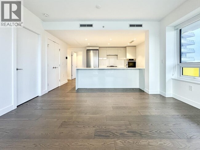 Photo - 5788 Gilbert Rd. Unité 802