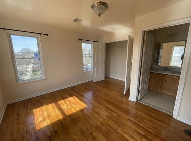 Photo - 13 Union St Unit 2