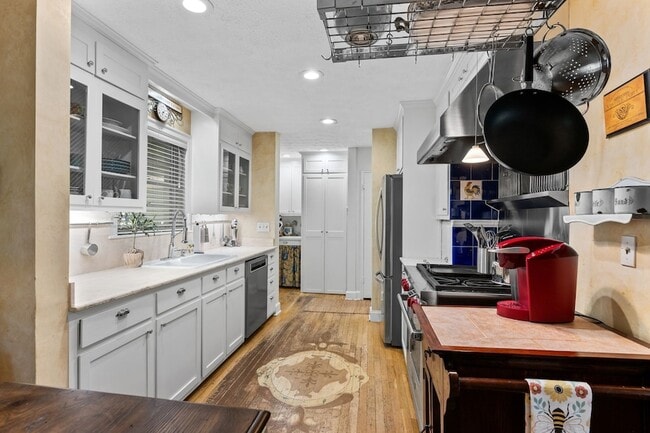 Photo - 201 Brookfield Ave