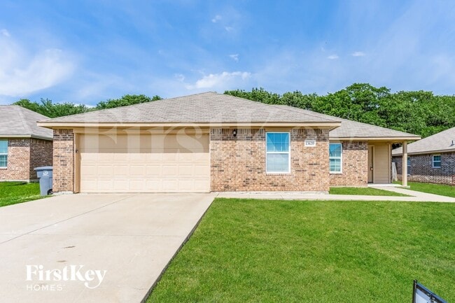 Building Photo - 15639 Danson Dr