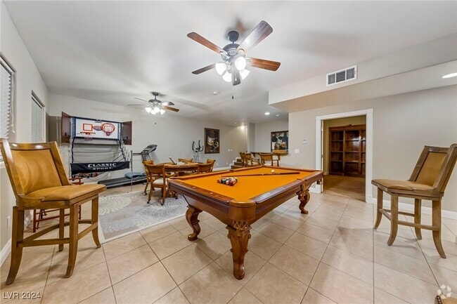 Building Photo - 200 W Desert Rose Dr Rental