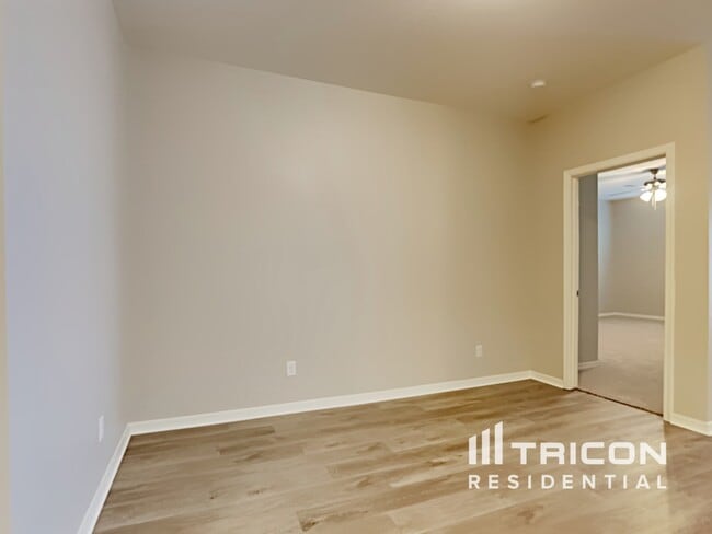 Photo - 232 N 202nd Ln