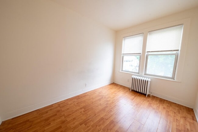 Photo - 37 64th St Unit 2