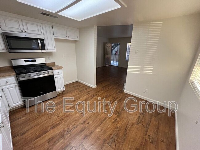 Photo - 4042 W Meadow Ave