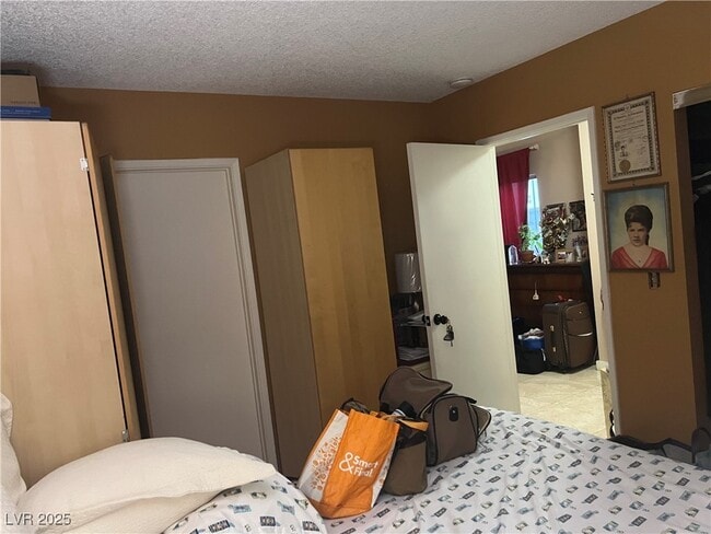 Building Photo - 6648 Fredonia Dr Rental