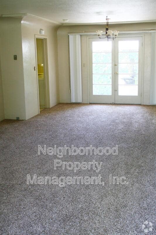 Building Photo - 2314 E Cornell Ave Rental