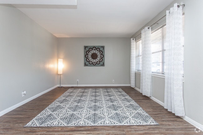 2 Br, Living Room