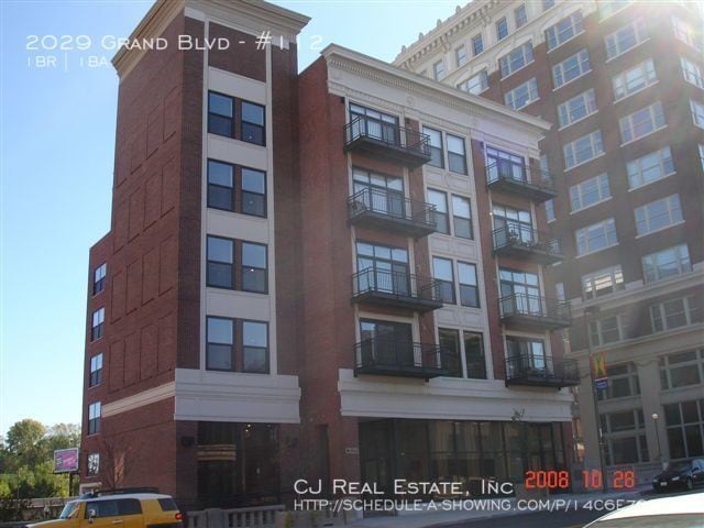 Building Photo - 2029 Grand Blvd