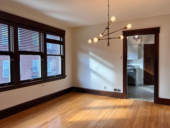 Building Photo - 3406 Erie Ave Unit #2