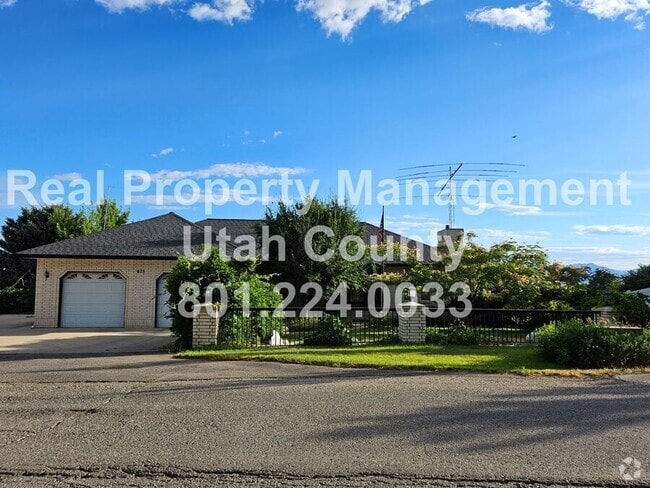 Building Photo - 675 Park Dr Rental