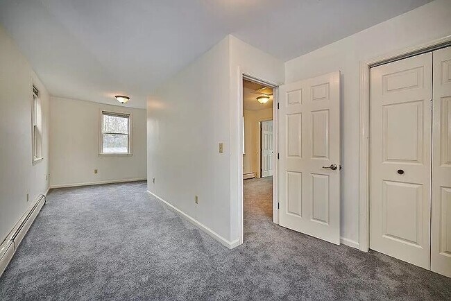 Photo - 240 State St