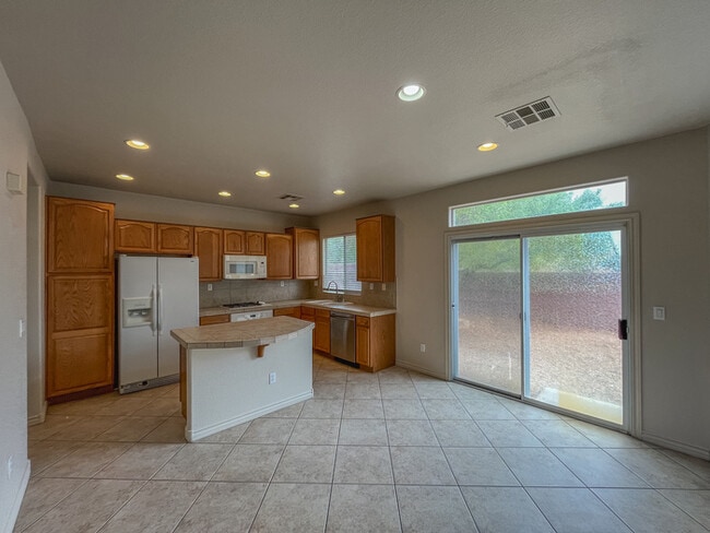 Photo - 2156 Summer Home St