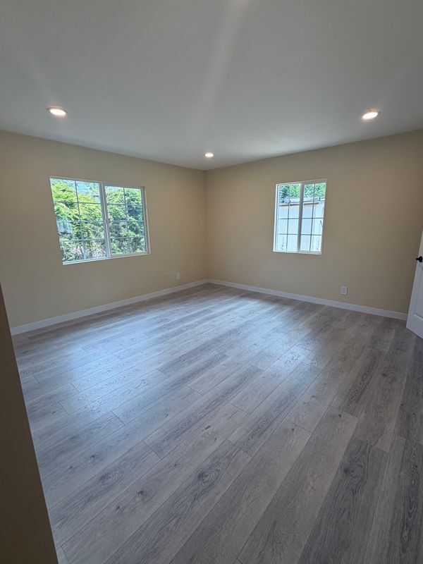 Photo - 7912 White Oak Ave Unidad B