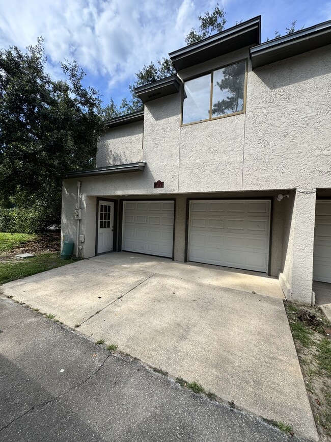 Photo - 1313 Airport Dr Townhome