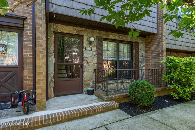 Photo - 321 Spring St