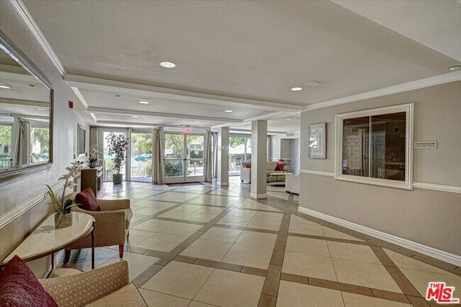 Photo - 4501 Cedros Ave Unidad 135