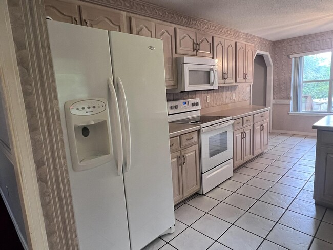 Photo - 395 Lake Holley Cir