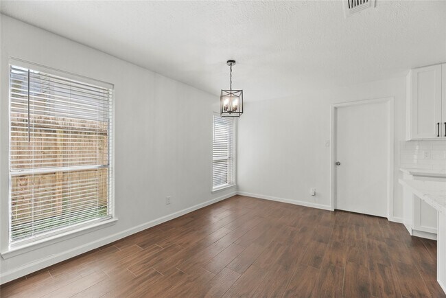 Photo - 15362 Meadow Village Dr